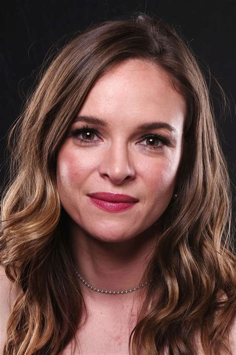 Danielle Panabaker à poil : vidéos porno et sex tapes